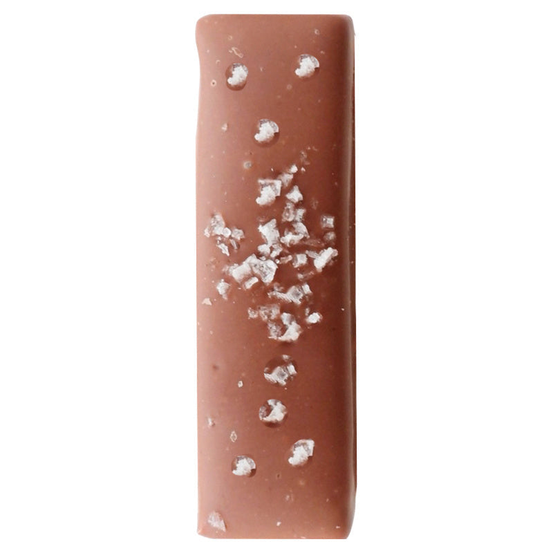 min. 30 g Lakridsbar med havsalt fra Solrød Lakrids på hvid baggrund
