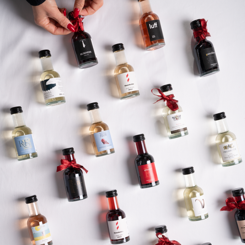 Vinjulekalender med 24 europæiske vine fra Vinuniverset – presale 2026