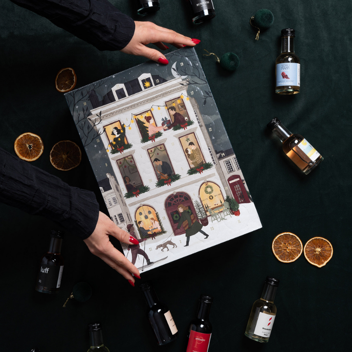 Vinjulekalender med 24 europæiske vine fra Vinuniverset – presale 2026
