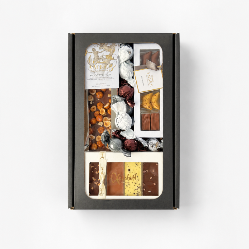 Gaveæske med Summerbird chokolade, Xocolatl chokoladeplader og fyldte chokoladekugler.