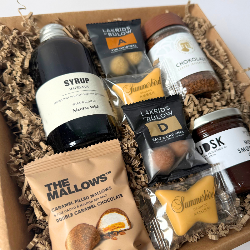Gavekurv til kaffeelskeren med chokolade instant kaffe, Nicolas Vahé kaffesirup, Summerbird og Lakrids by Bülow