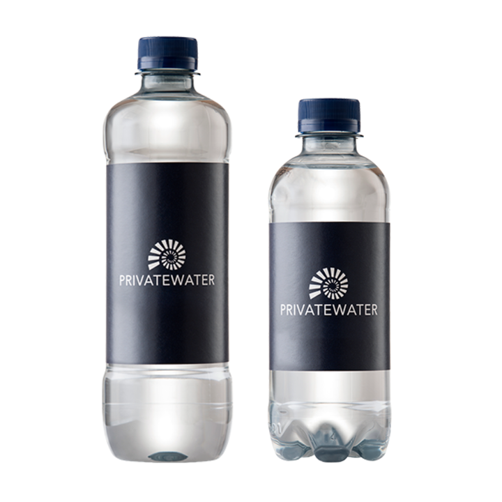 Logo vand med firmalogo på vandflasker i 0,33 eller 0,50 liter til møder, messer og events.