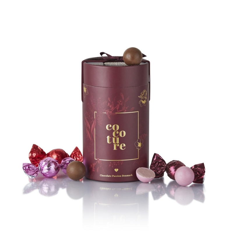 Rødt gaverør med fyldte chokolader - Cocoture