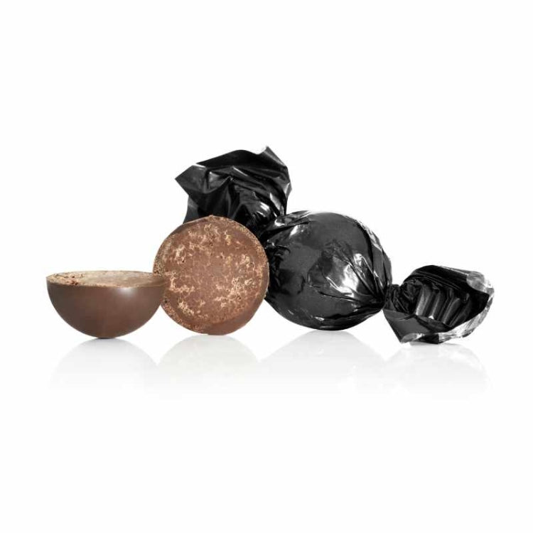 Sort chokoladekugle af mørk chokolade med espressosmag.